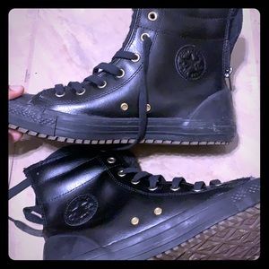 ZIP UP FUR CONVERSE VERY GOOD CONDITION!!!